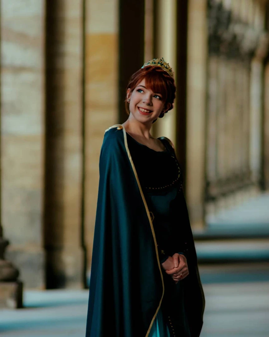 NewCosplay Frozen 2 Queen Anna Coronation Gown Dark Green Dress Cosplay Costume 16 NewCosplay Frozen 2 Queen Anna Coronation Gown Dark Green Dress Cosplay Costume